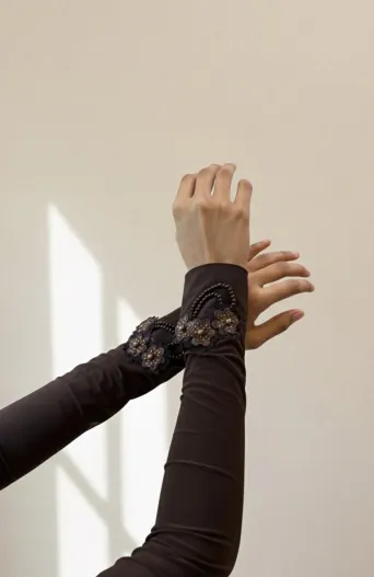 Dangling Pearl Sleeves - Image 4