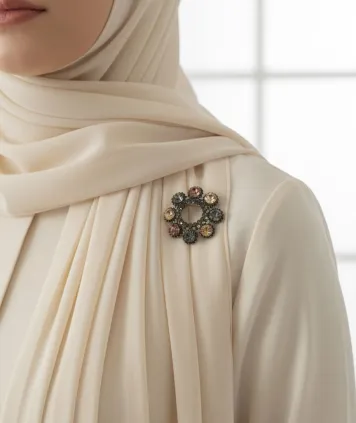 Lustre Brooches - Image 3