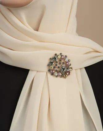 Lustre Brooches - Image 4